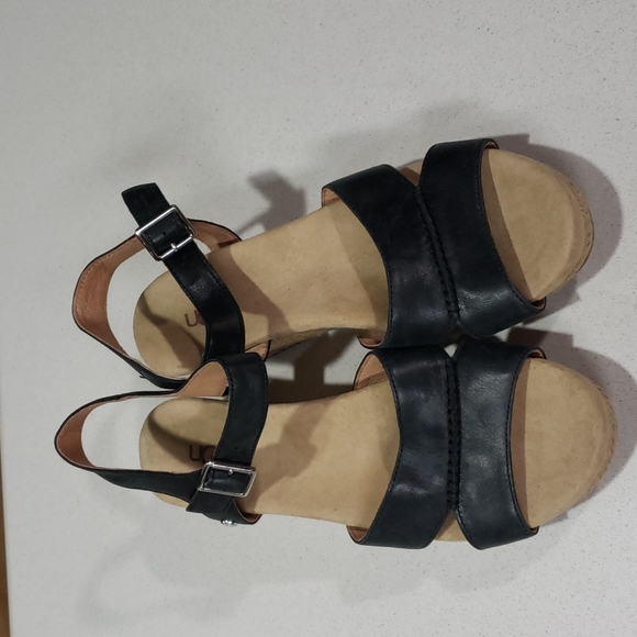 Ugg Black Wedges Cloverdale Sandals